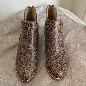 NWOB Boutique Corky’s Leopard Ankle Boots - size 10 womens